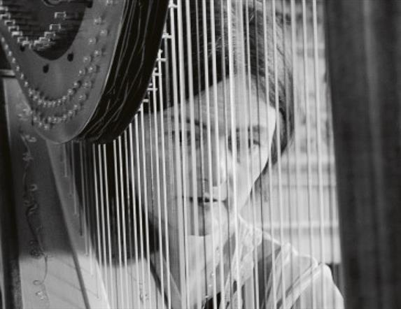 Anne Marie O'Farrell leading harpist